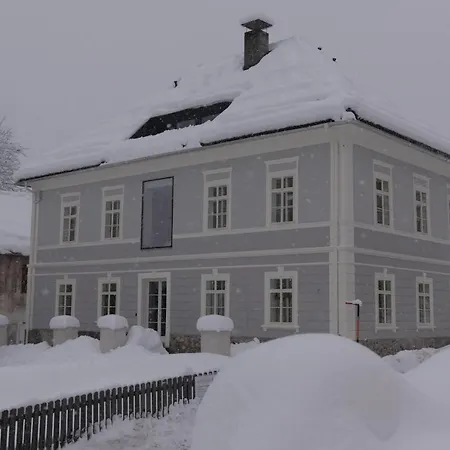 Alter Pfarrhof Egg *